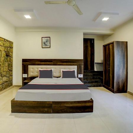 Collection O New Royal Serenity Inn Бангалор Екстериор снимка